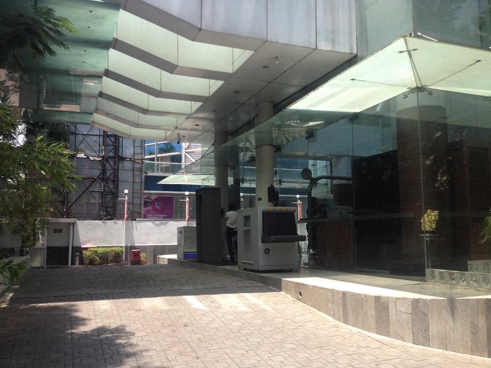 圣劳恩戈雷冈酒店 浦那 外观 照片